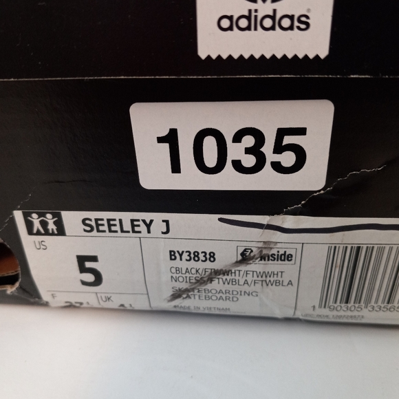 Adidas Seeley J Youth Black / White BY3838 - Picture 7 of 7